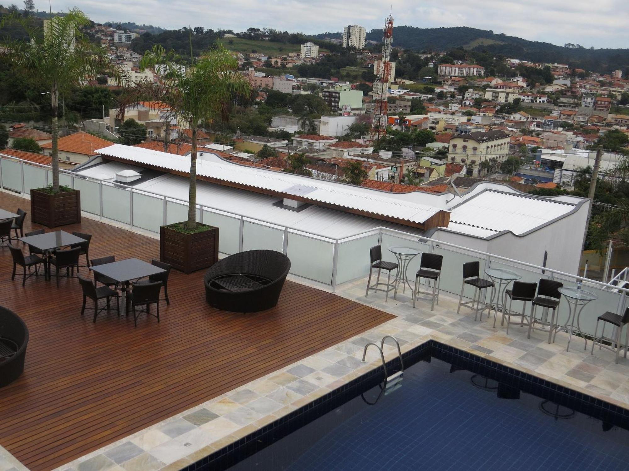 Mansao Casa Blanca Em C/ 5 Vagas Garagem Sao Roque (Sao Paulo)