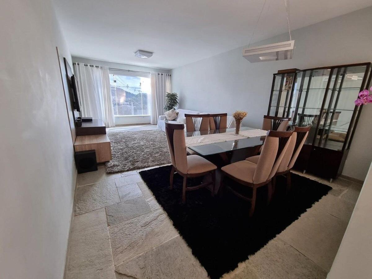 Mansao Casa Blanca Em C/ 5 Vagas Garagem * Sao Roque (Sao Paulo)