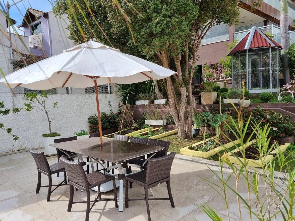 Holiday home Mansao Casa Blanca Em C/ 5 Vagas Garagem