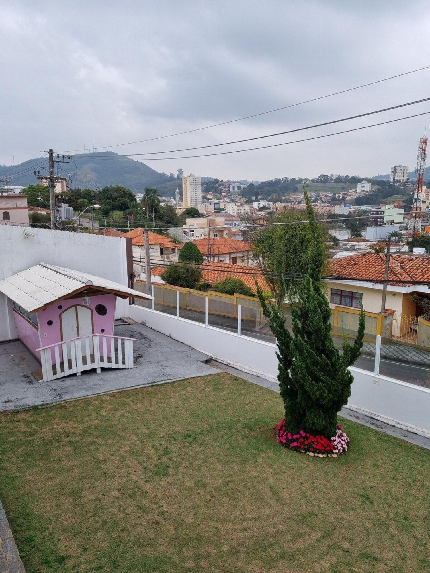 Mansao Casa Blanca Em C/ 5 Vagas Garagem