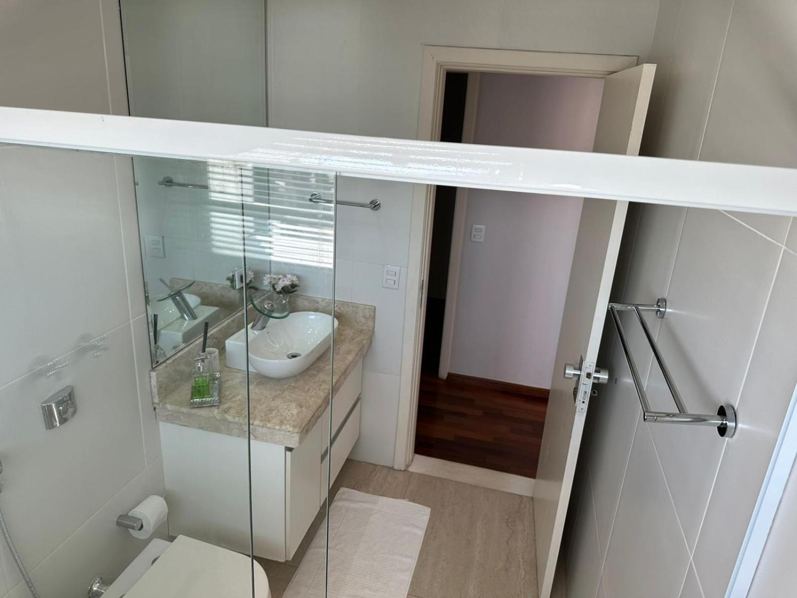 Mansao Casa Blanca Em C/ 5 Vagas Garagem Sao Roque (Sao Paulo)